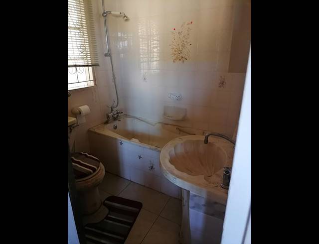 3 BEDROOM HOUSE FOR SALE IN WOODHURST